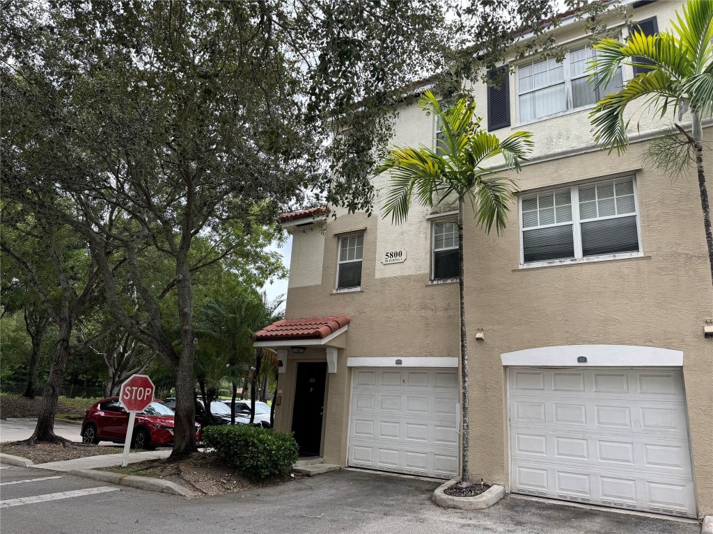 POINCIANA PLACE - Residential Lease
