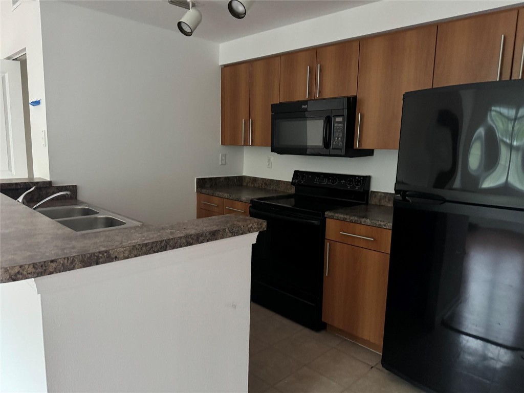 POINCIANA PLACE - Residential Lease