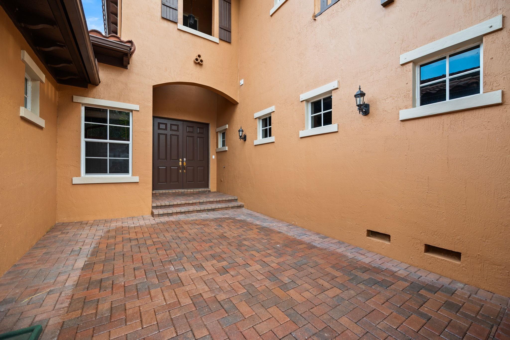 Heron Bay Central 171-23 - Residential Lease