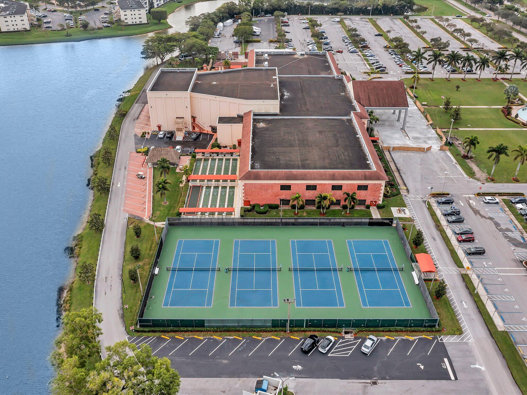 FANSHAW AT CENTURY VILLAGE CONDO - Residential