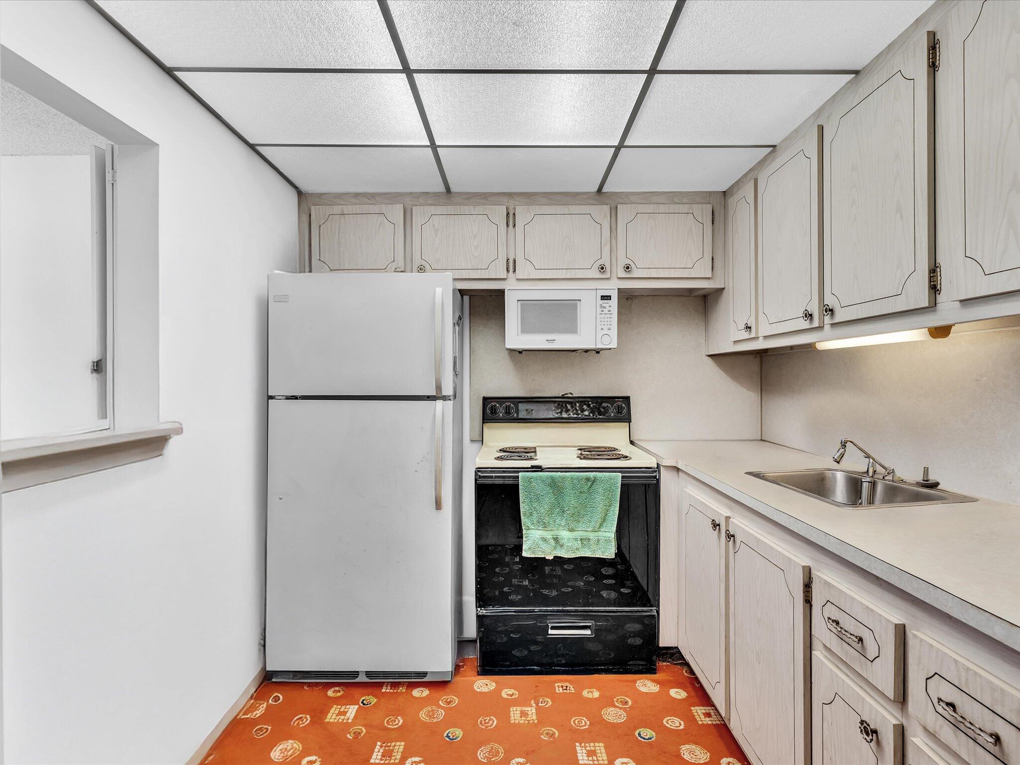 FANSHAW AT CENTURY VILLAGE CONDO - Residential