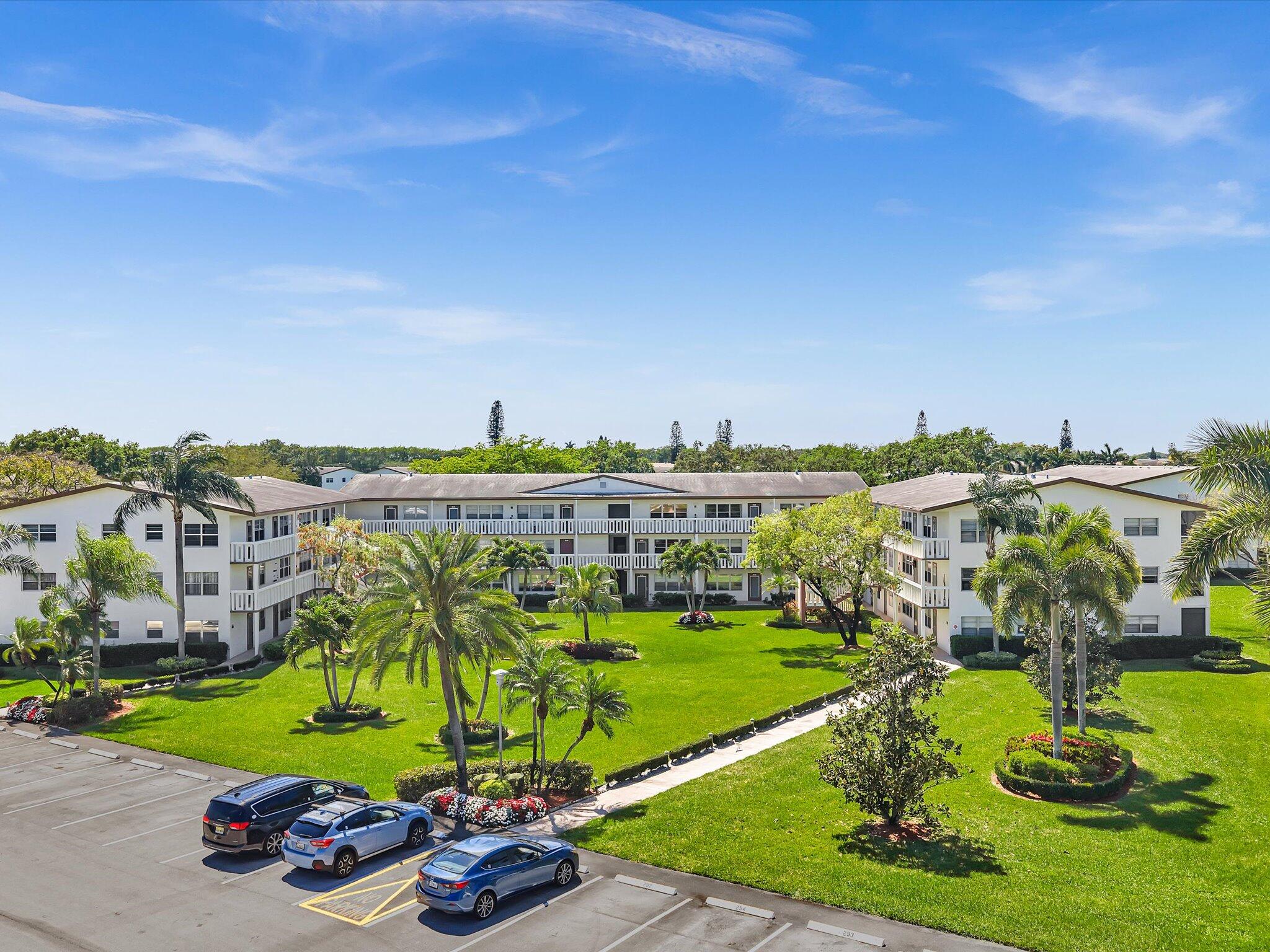 FANSHAW AT CENTURY VILLAGE CONDO - Residential