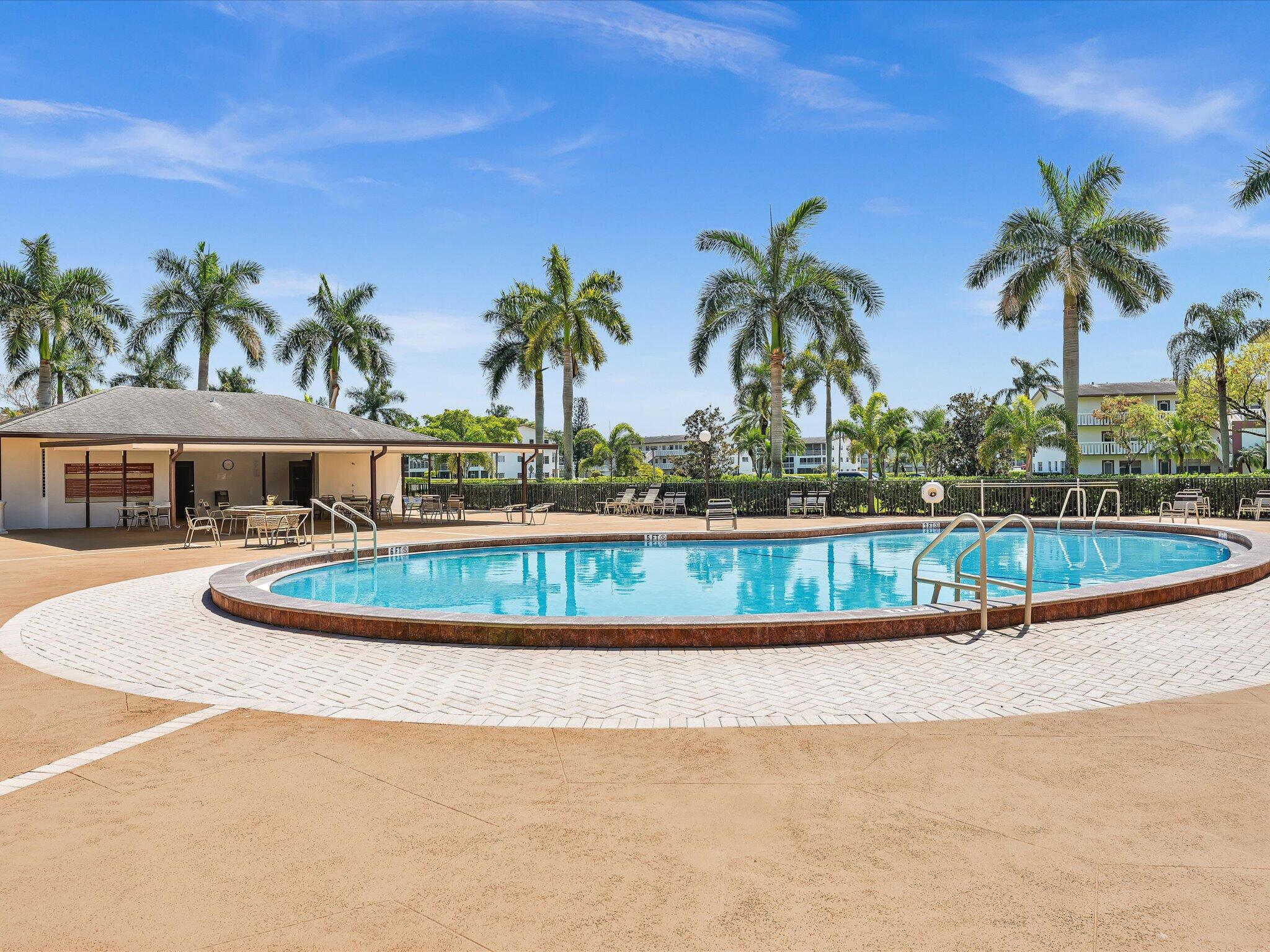 FANSHAW AT CENTURY VILLAGE CONDO - Residential