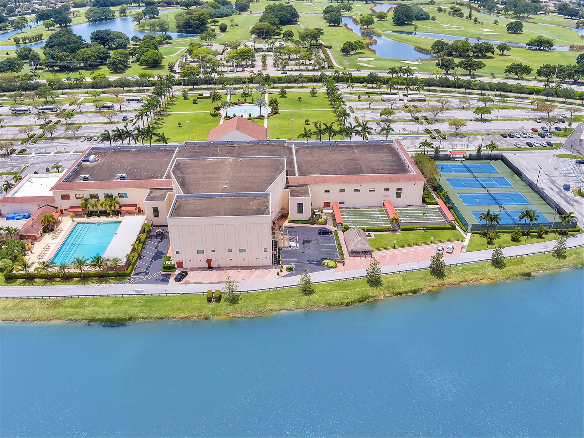 FANSHAW AT CENTURY VILLAGE CONDO - Residential