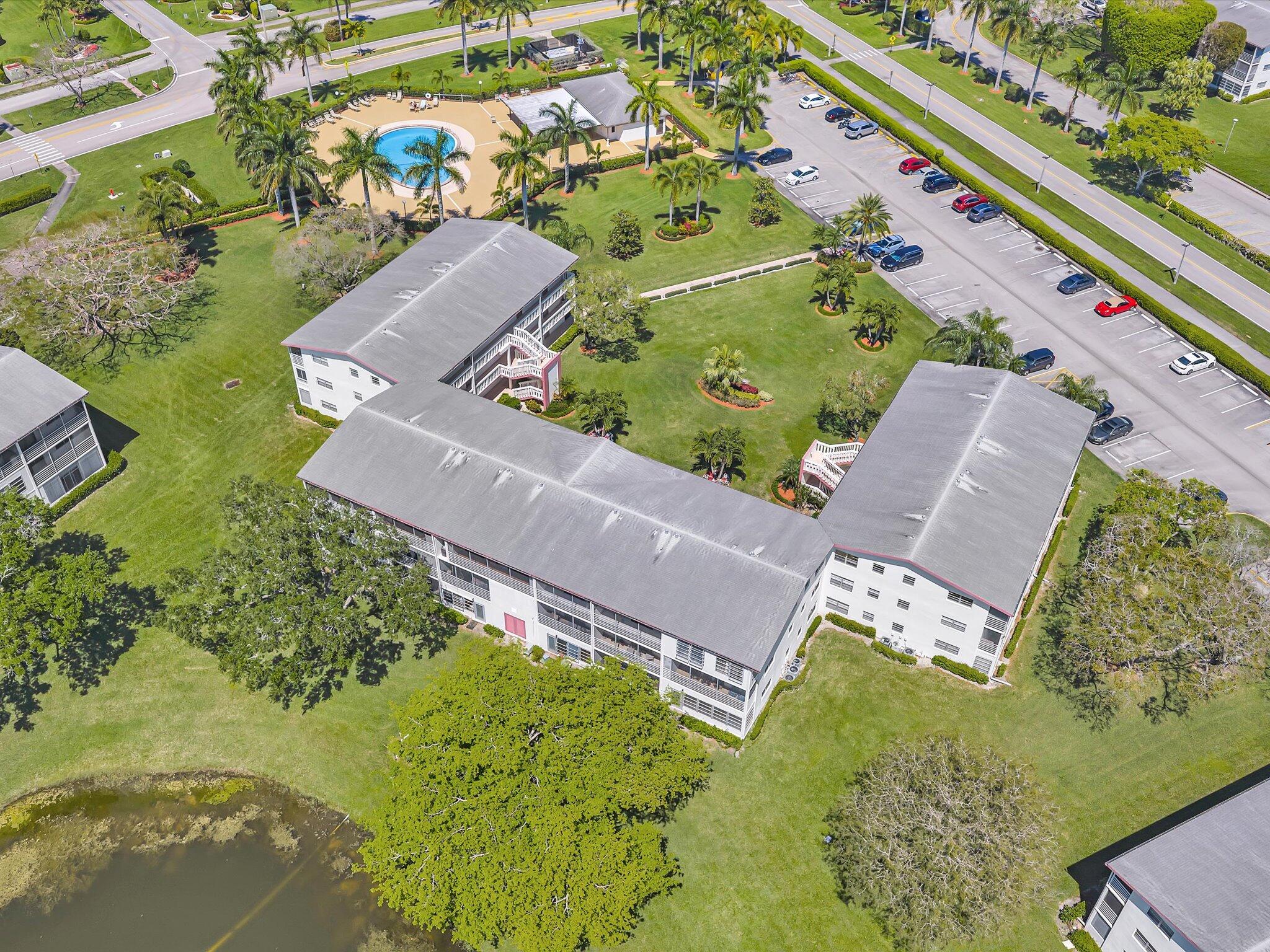 FANSHAW AT CENTURY VILLAGE CONDO - Residential