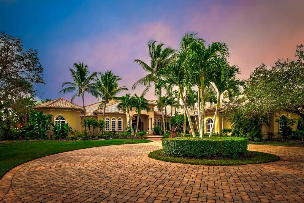 Photo of 2560 SE Downwinds Road, Jupiter, FL 33478 (MLS # R10673147)