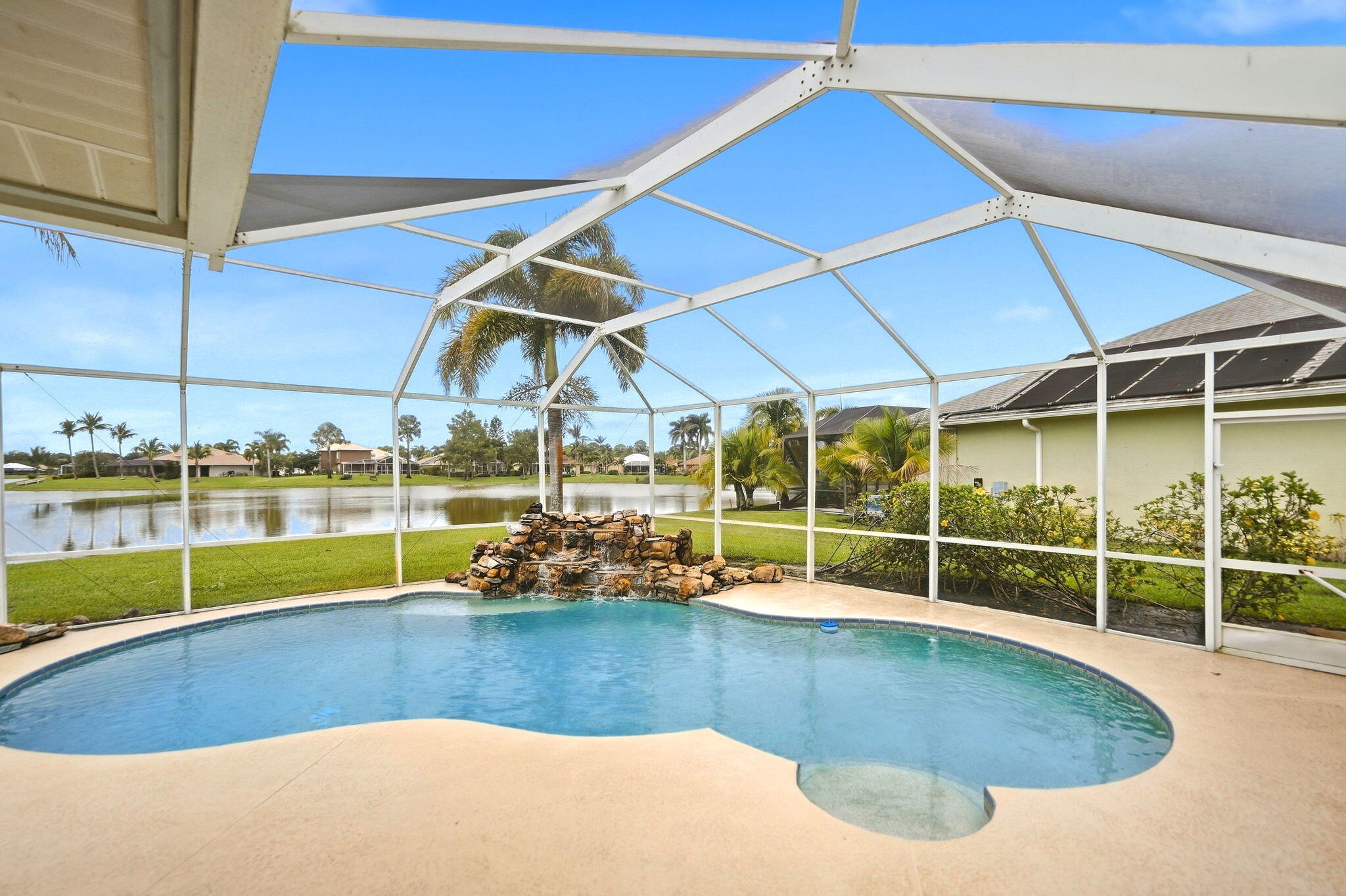 233 SW Fernleaf Trail