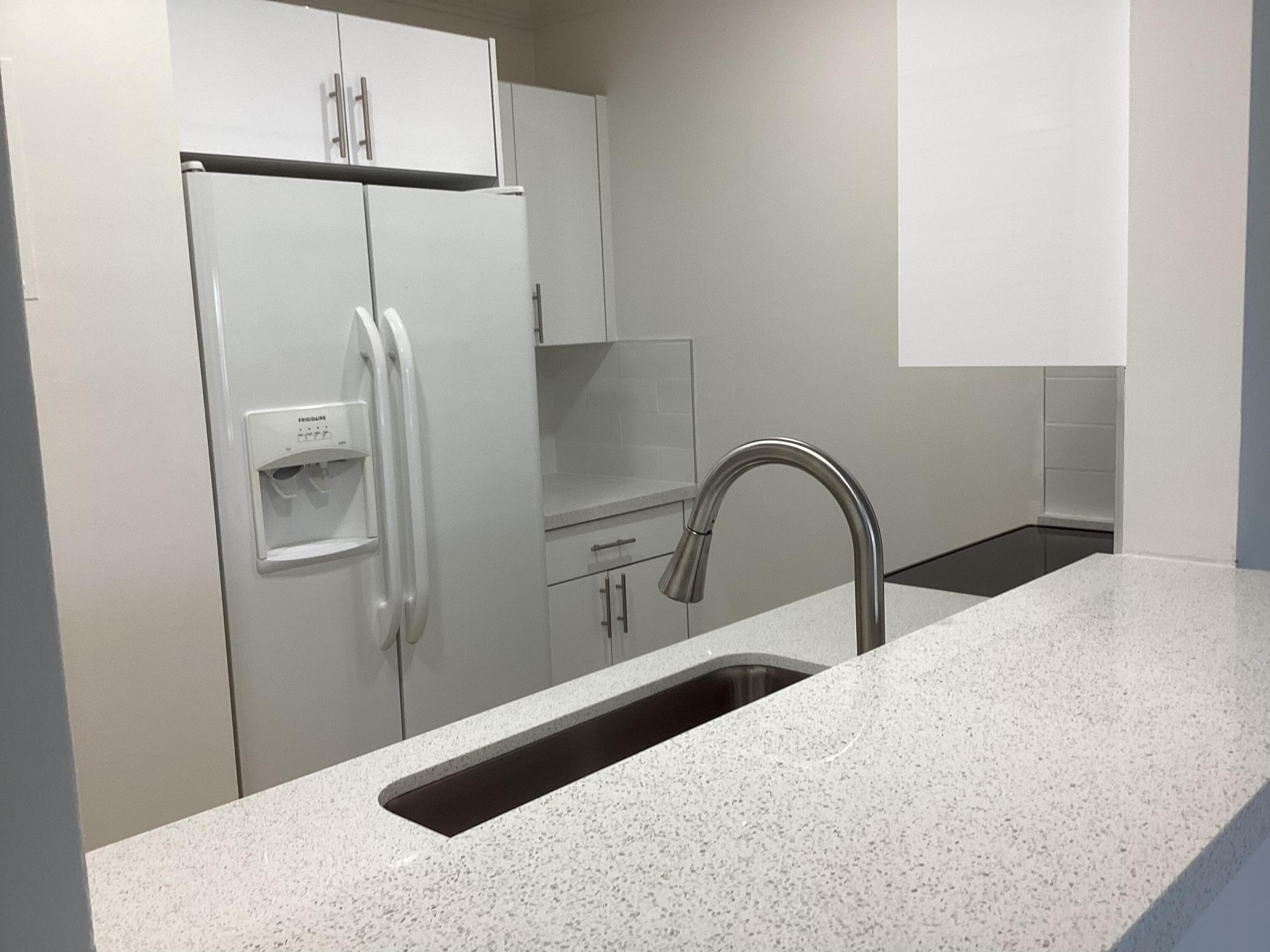 RIVER HOUSE GARDENS CONDO - Residential Lease