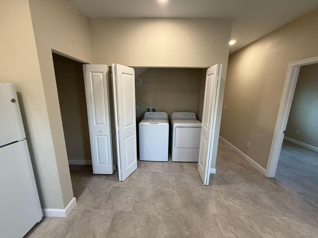 PALM BEACH FARMS CO 7 - Residential Lease