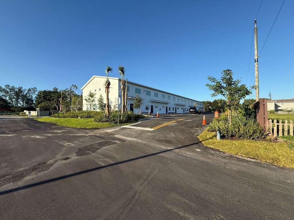 PALM BEACH FARMS CO 7 - Residential Lease