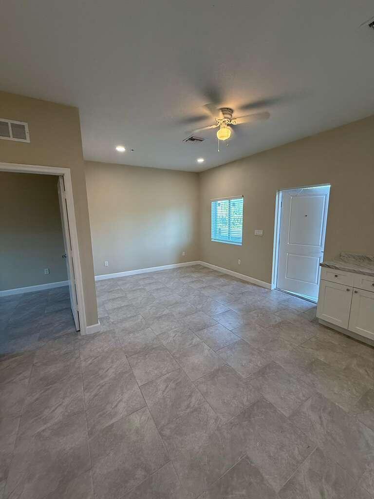 PALM BEACH FARMS CO 7 - Residential Lease