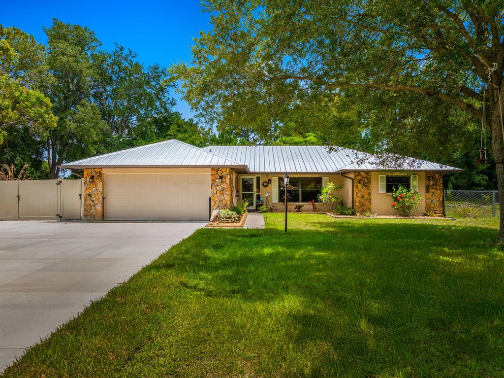 Photo of 6008 Roland Court, Fort Pierce, FL 34951 (MLS # R11095872)