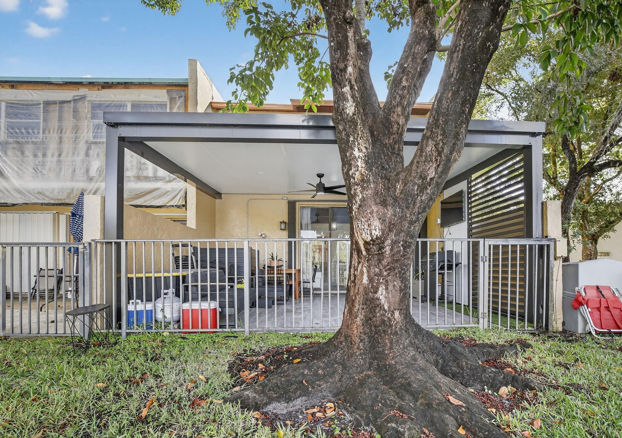 Majestic View Townhouses - Residential