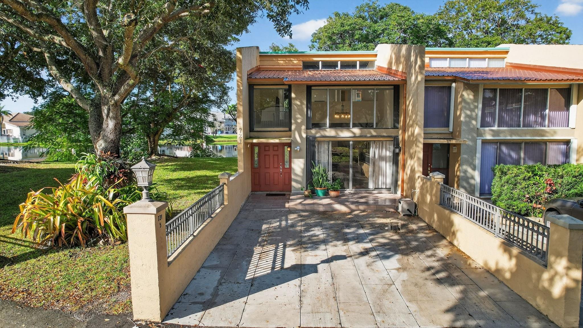 Majestic View Townhouses - Residential