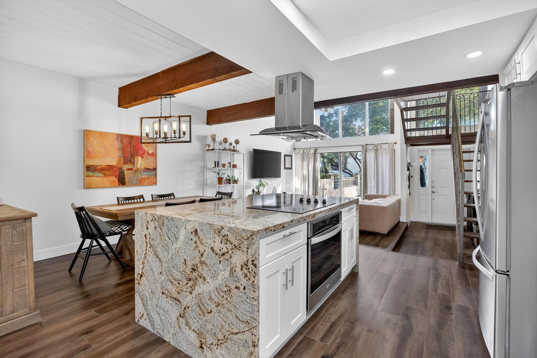 Majestic View Townhouses - Residential