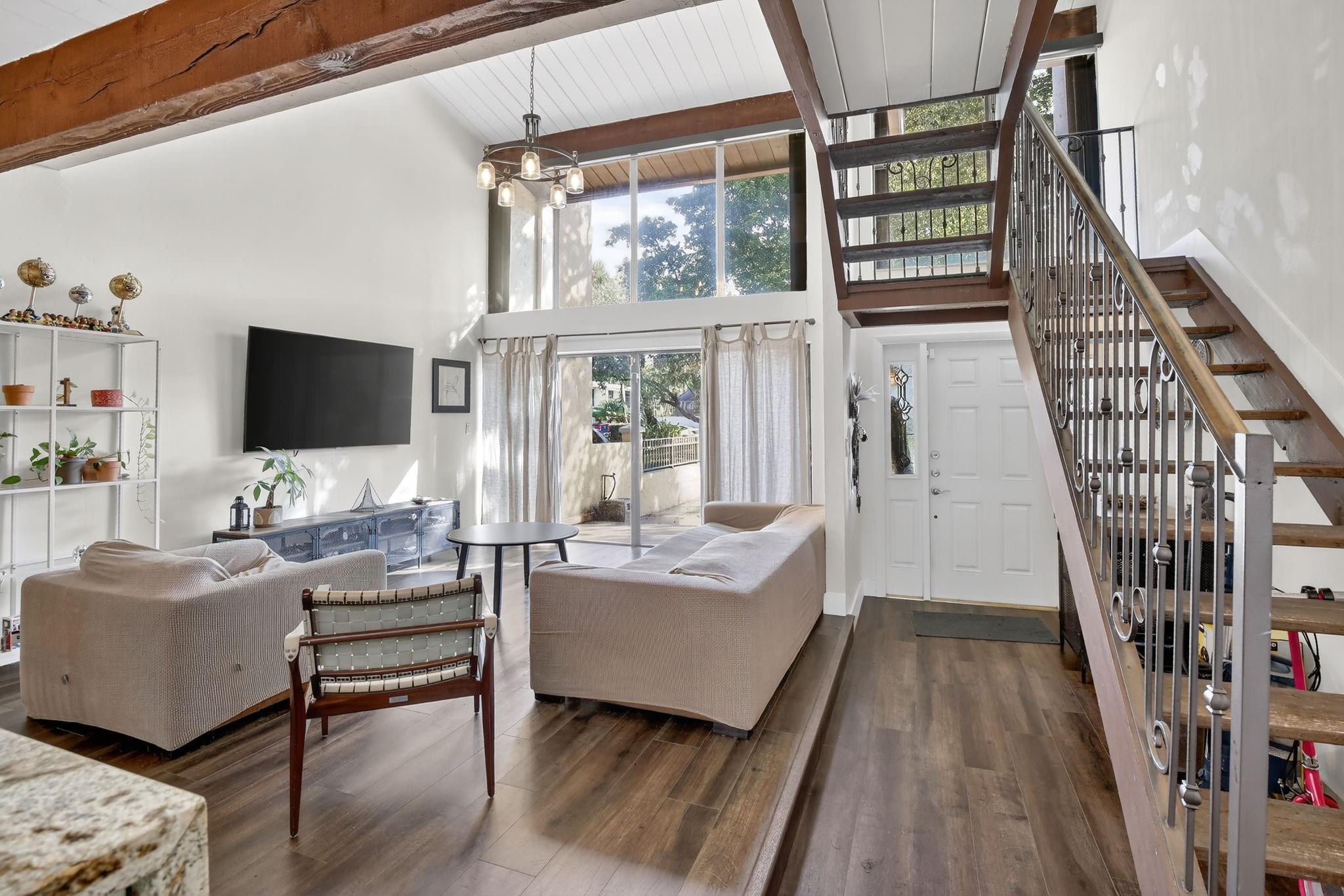 Majestic View Townhouses - Residential