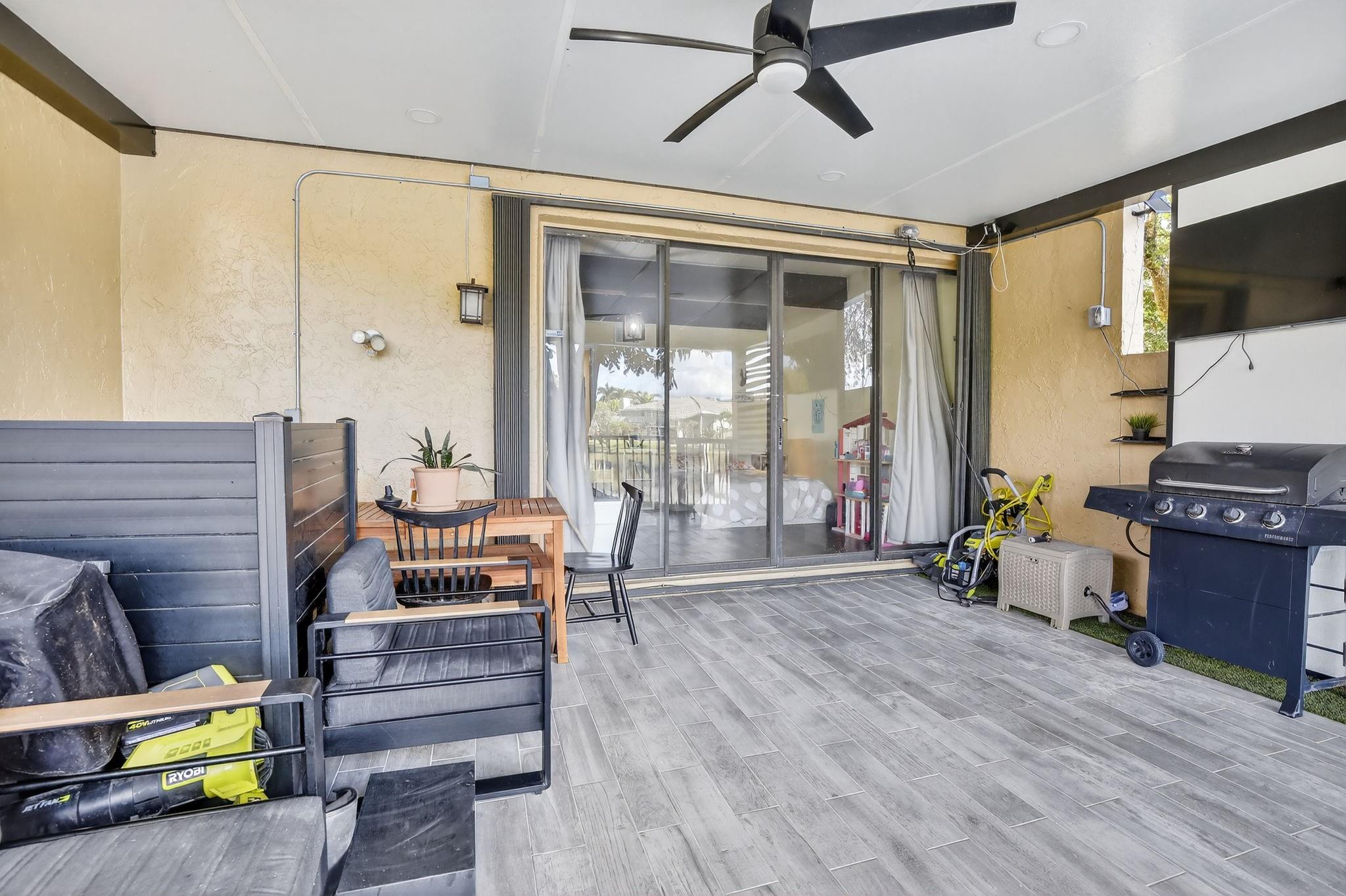 Majestic View Townhouses - Residential