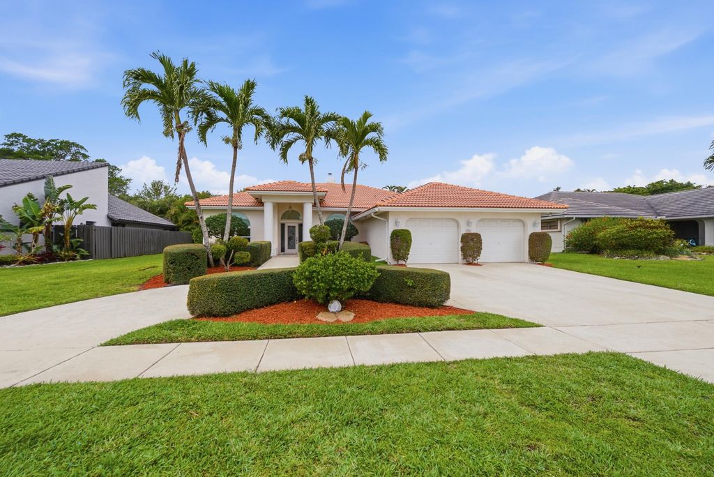 Photo of 2553 SW 23rd Cranbrook Drive, Boynton Beach, FL 33436 (MLS # B26004153)