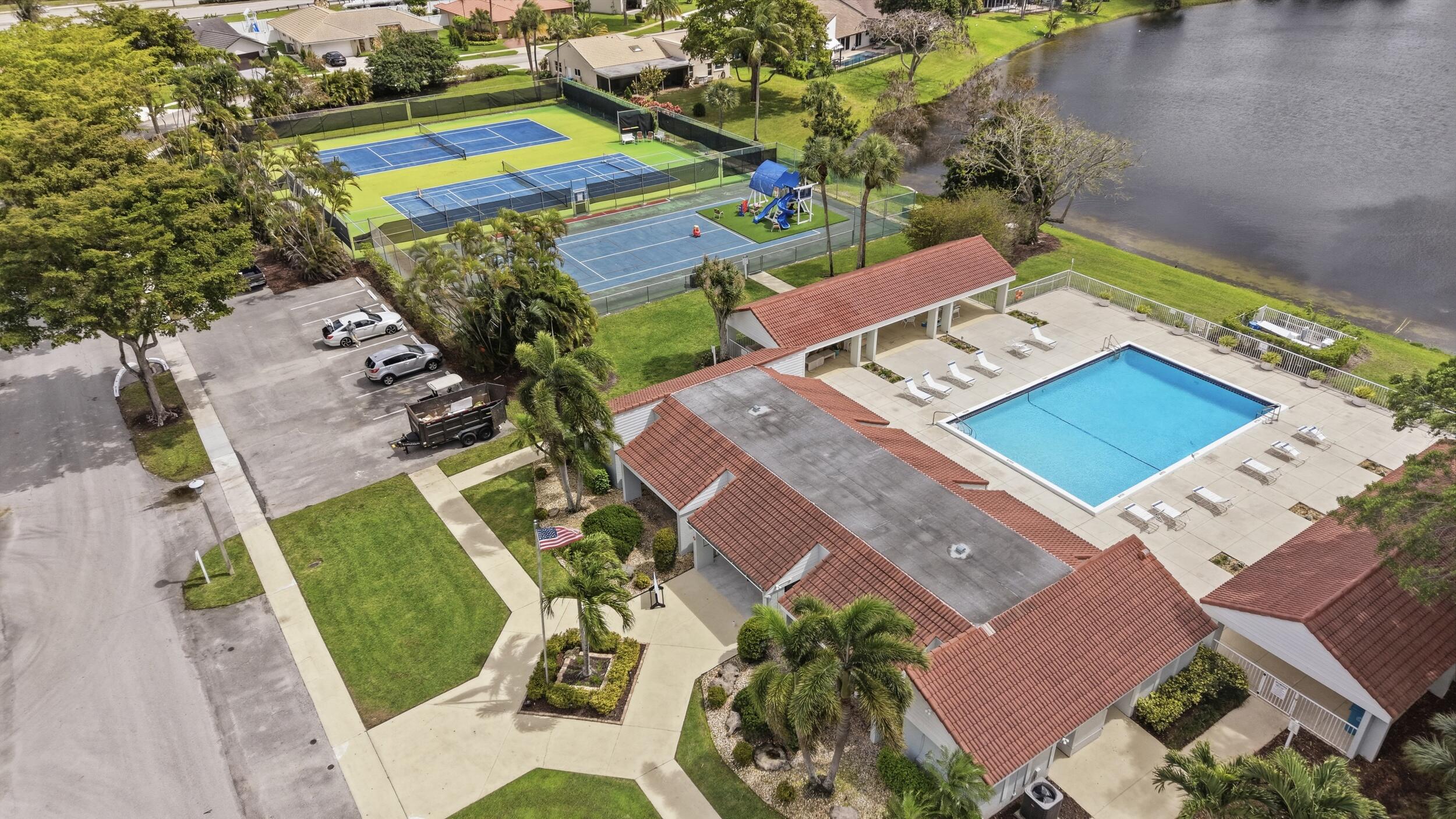 CRANBROOK LAKE ESTATES - Residential