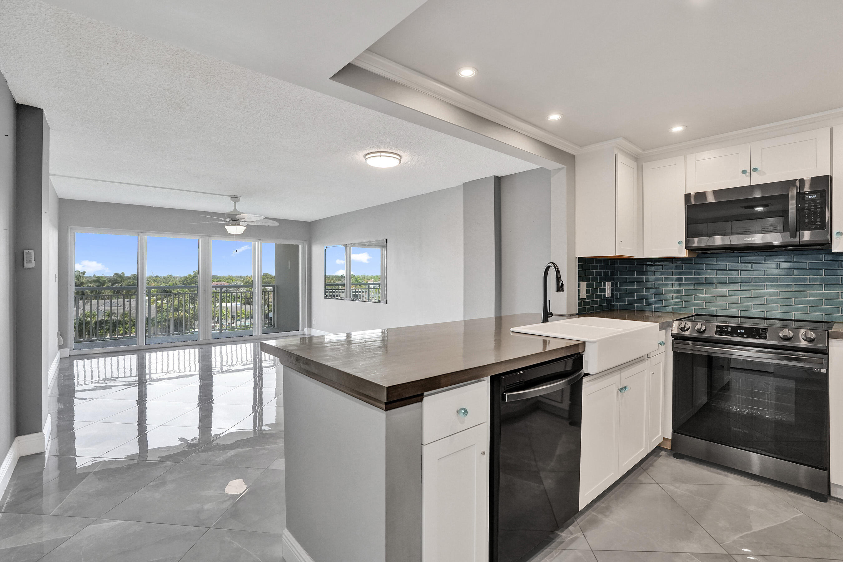 2611 N Riverside Drive 604