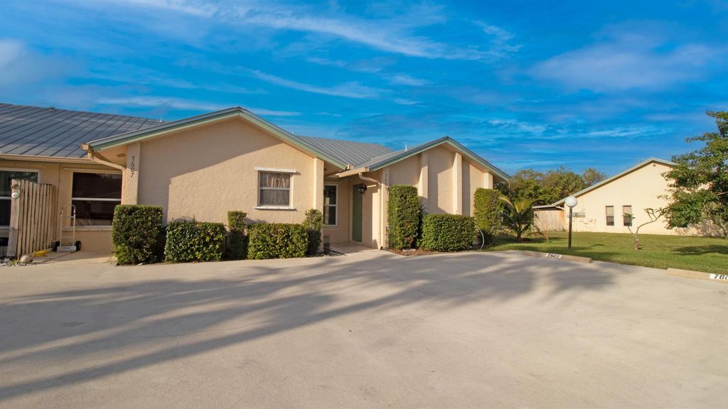 Photo of 7609 SE Hobe Terrace, Hobe Sound, FL 33455 (MLS # R11054274)