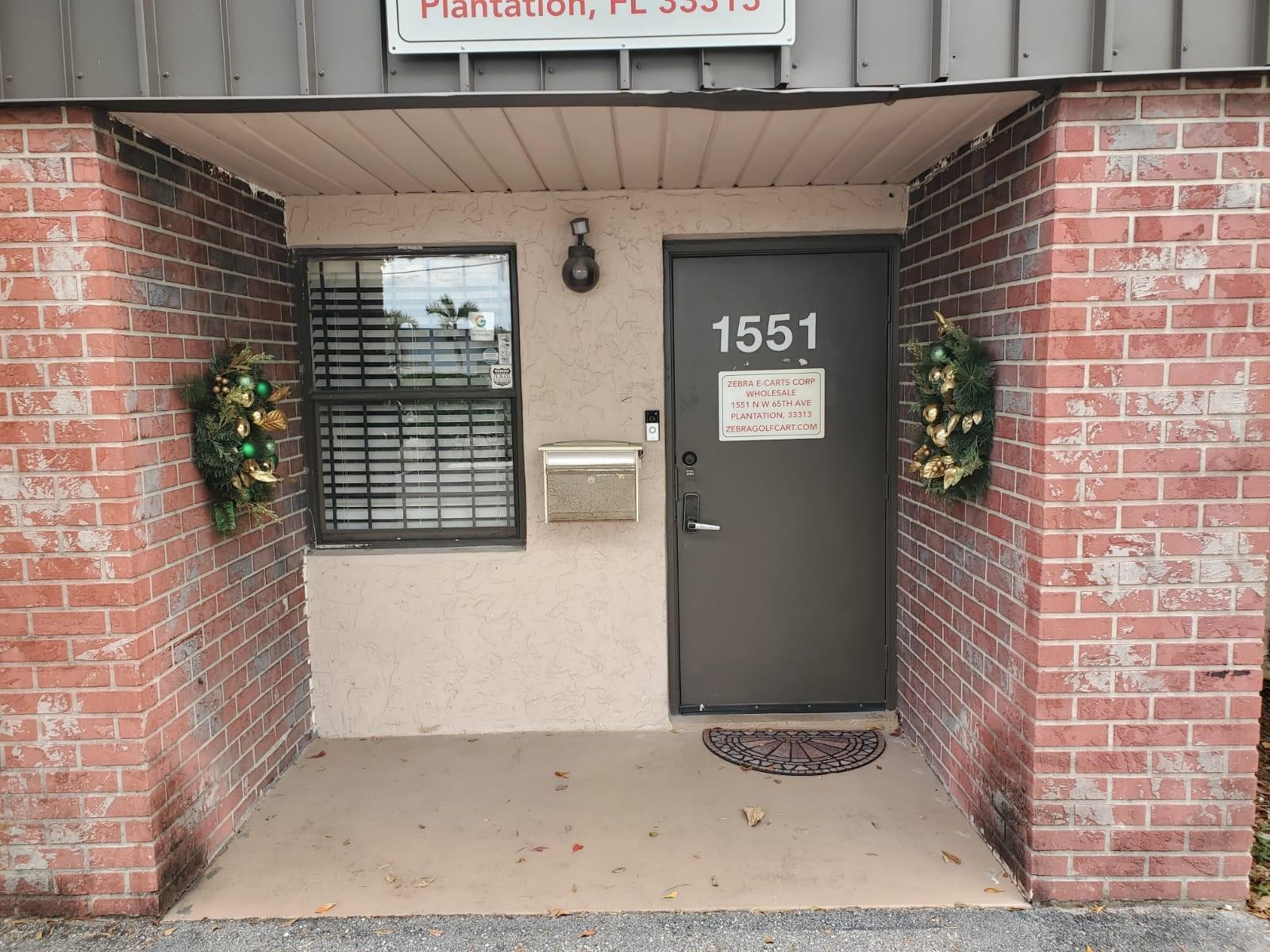 Light industrial specious and clean, office, 1/2 bath, totaling $4,635.00 gross rent per month, Base net Rent-
$2,865.00 per month, yearly, 3 years option to extend the lease.