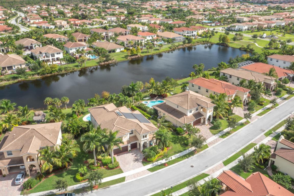 Rialto - Residential Lease