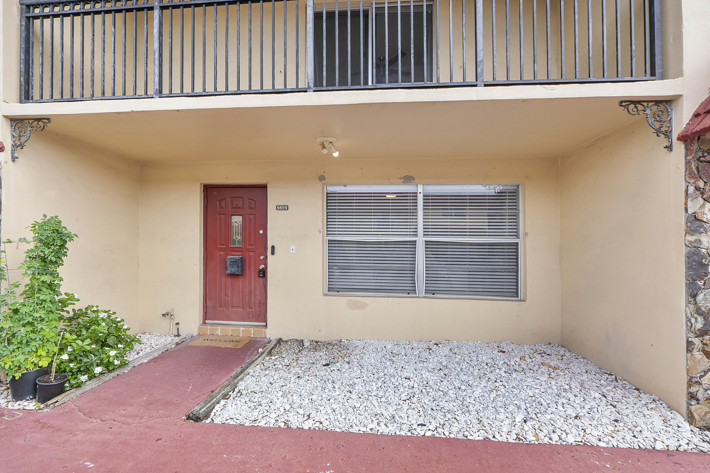 BRENTWOOD TOWNHOUSE 2 - Residential