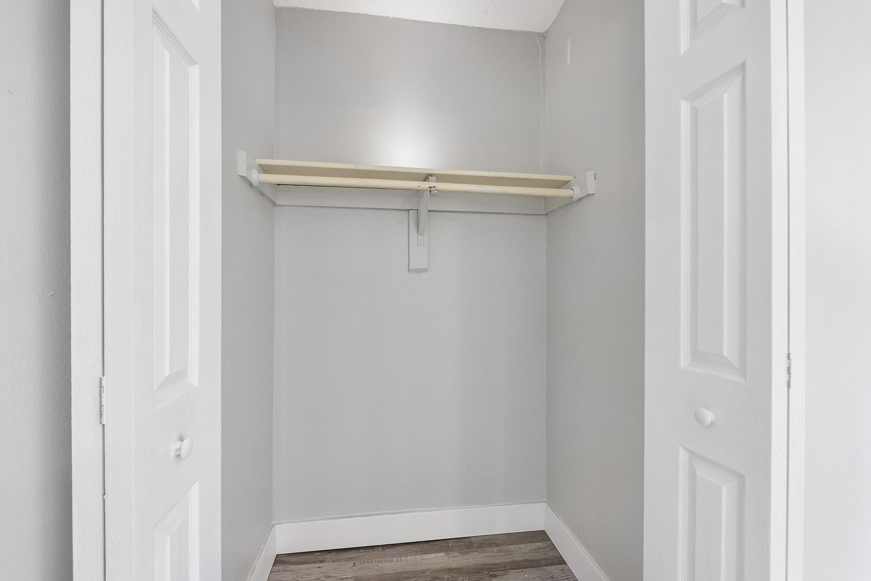 BRENTWOOD TOWNHOUSE 2 - Residential