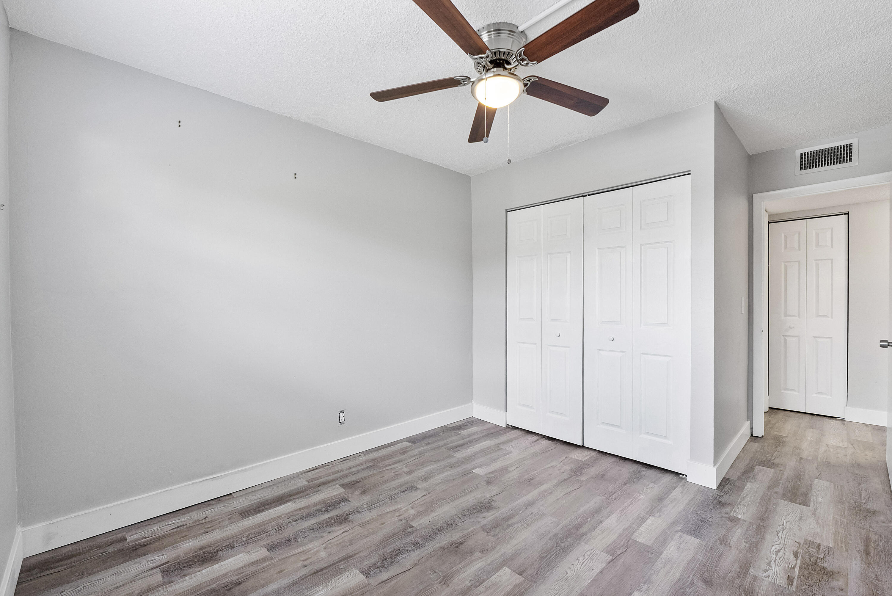 BRENTWOOD TOWNHOUSE 2 - Residential