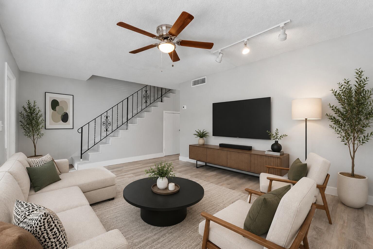 BRENTWOOD TOWNHOUSE 2 - Residential