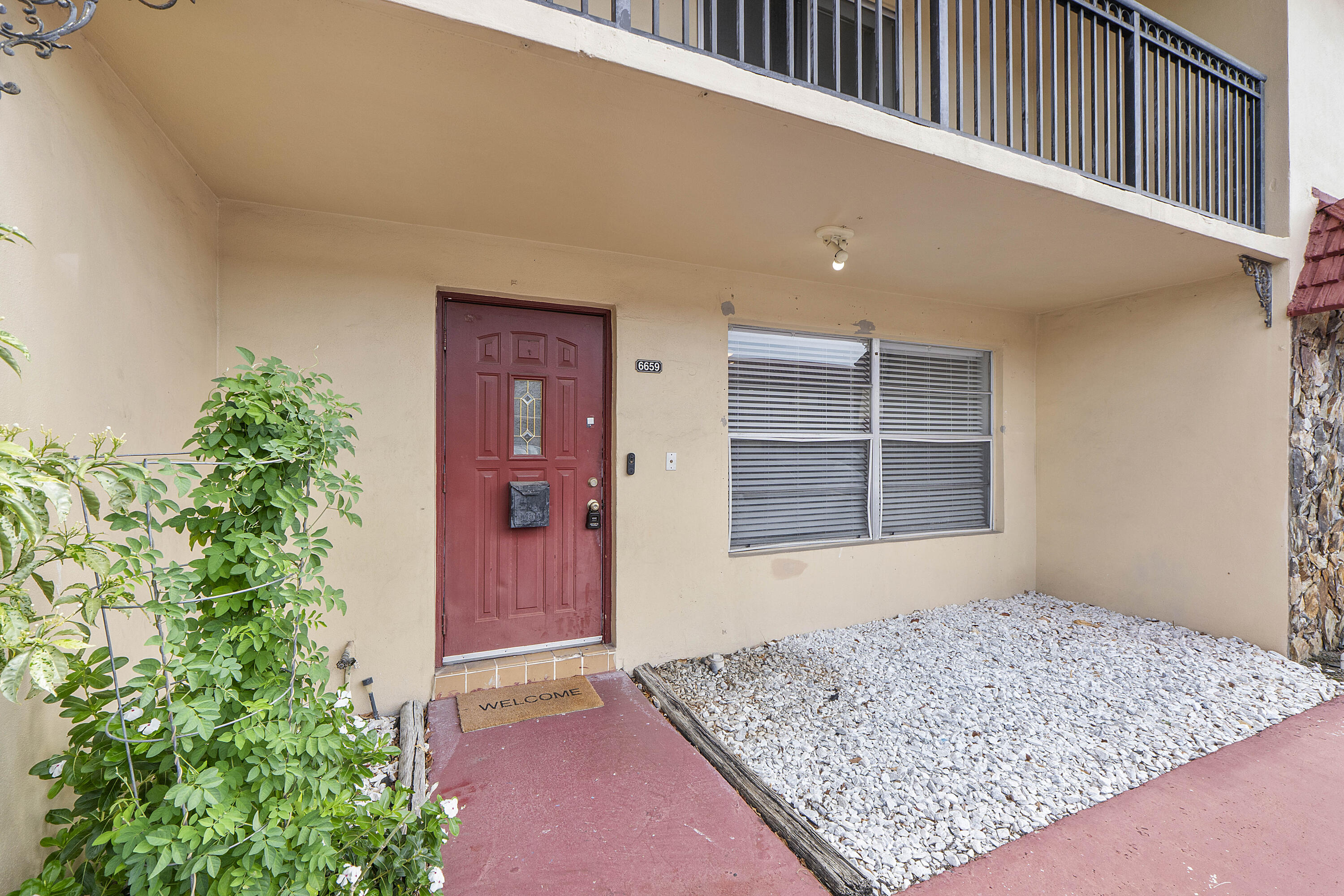 BRENTWOOD TOWNHOUSE 2 - Residential