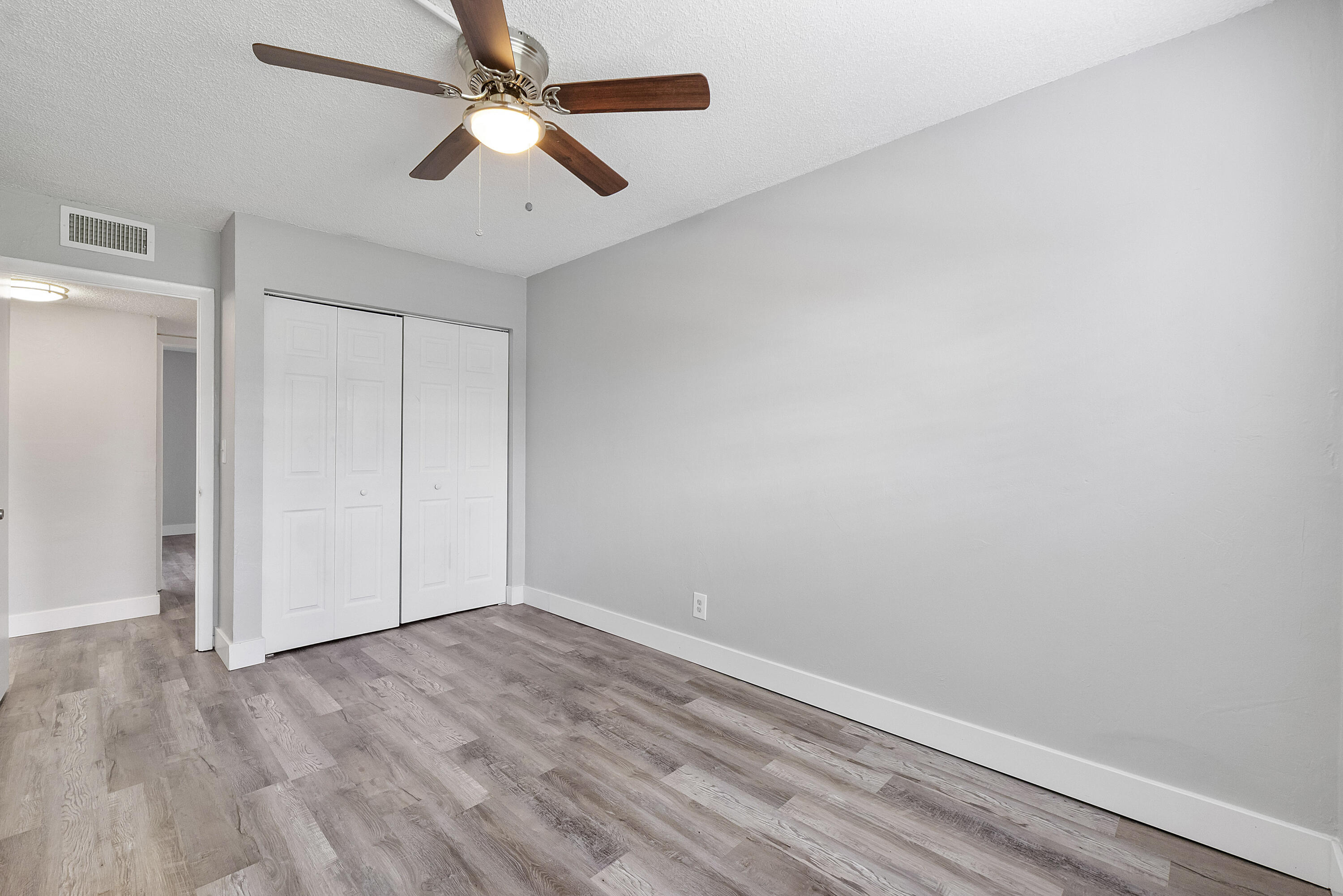 BRENTWOOD TOWNHOUSE 2 - Residential