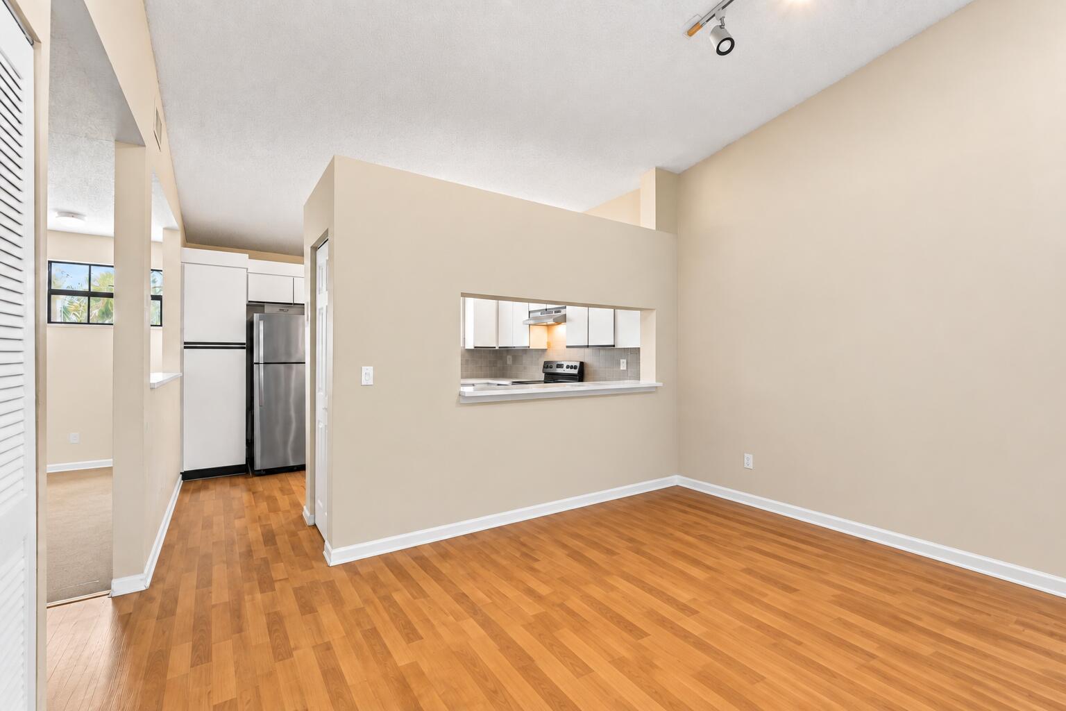 906 CONGRESSIONAL Way 906