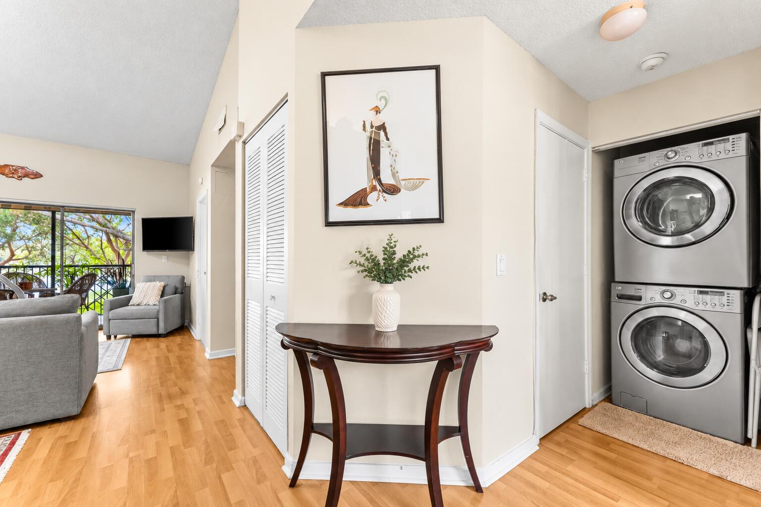 906 CONGRESSIONAL Way 906