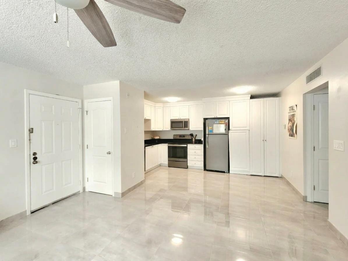 651 Lyons Road 10107