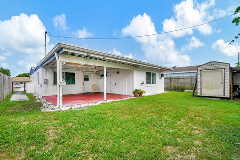 A home in Lake Worth Beach