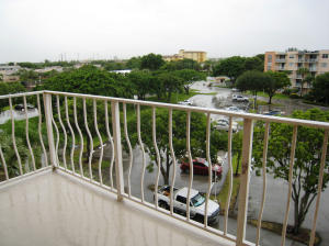 BREAKWATERS OF THE PALM B - Residential Lease