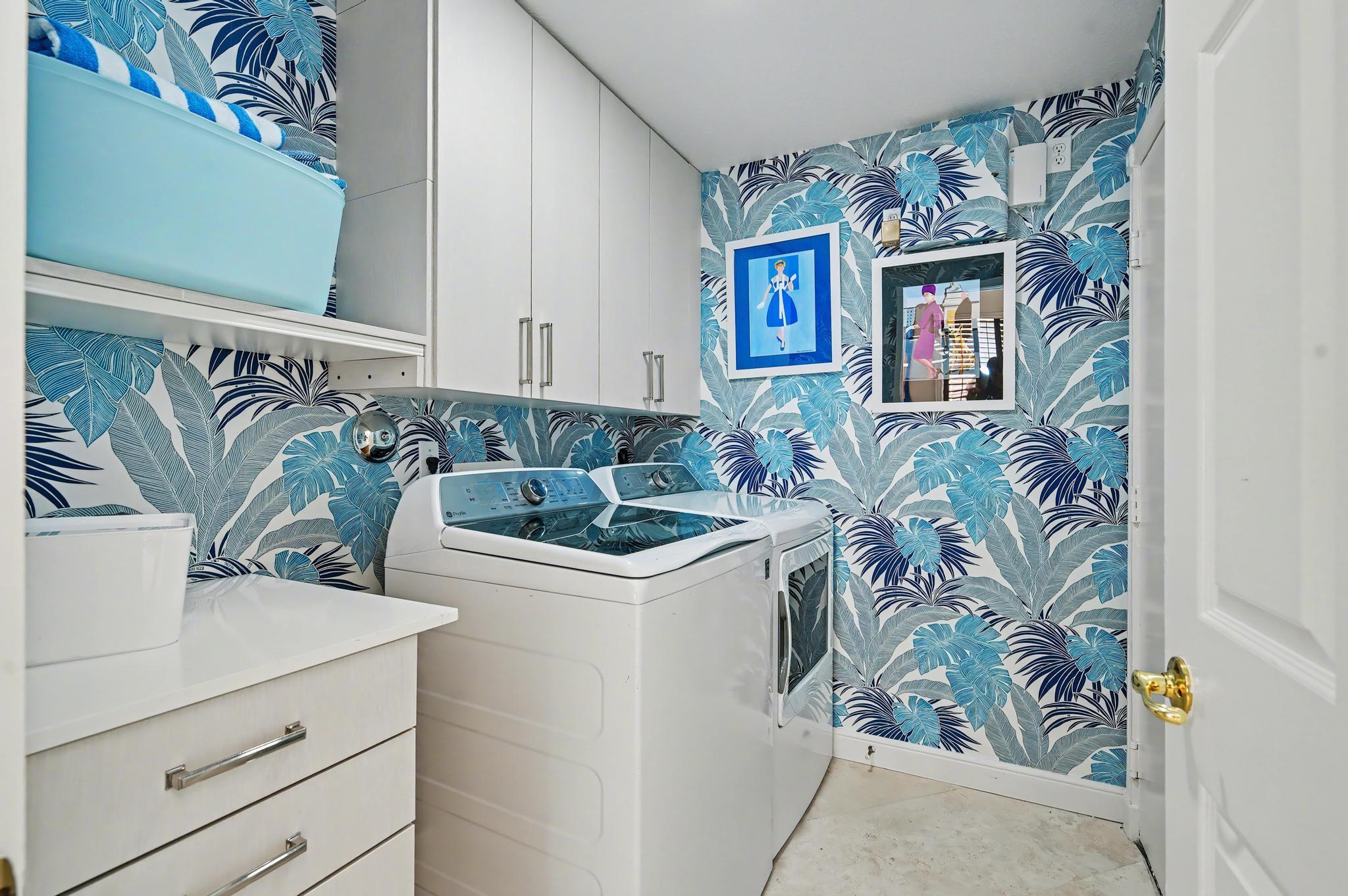 VALENCIA FALLS - Residential