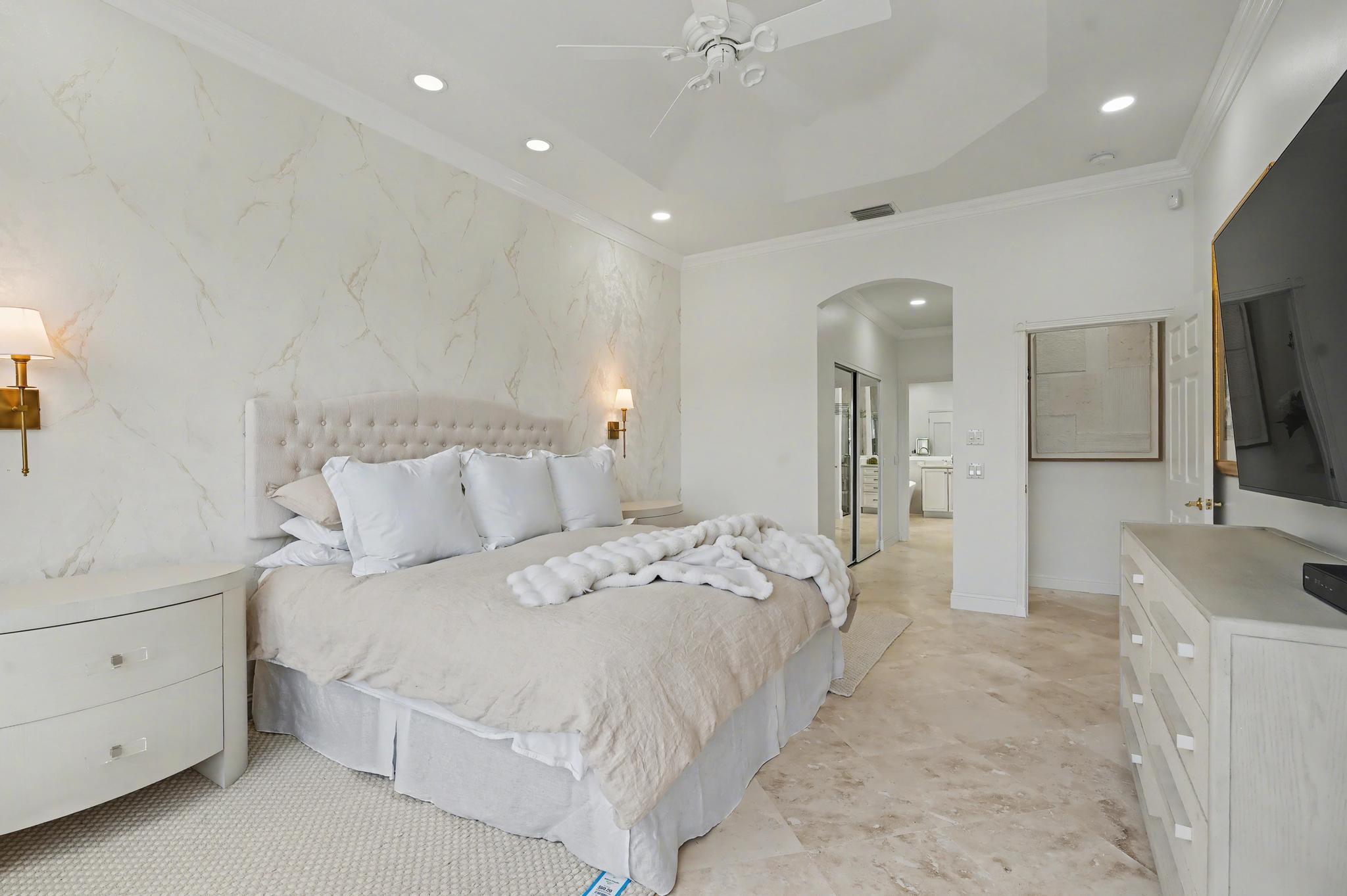 VALENCIA FALLS - Residential