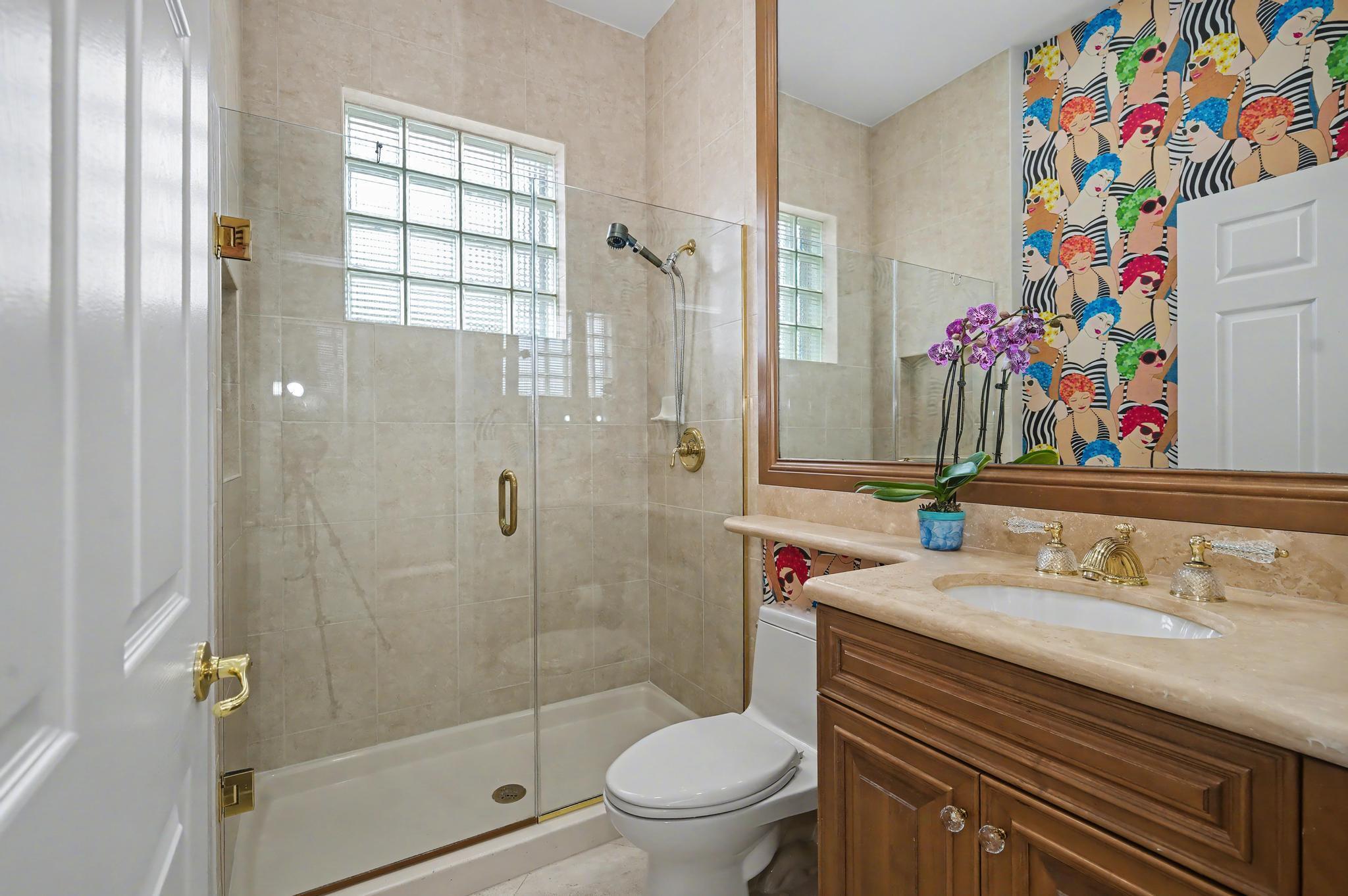 VALENCIA FALLS - Residential