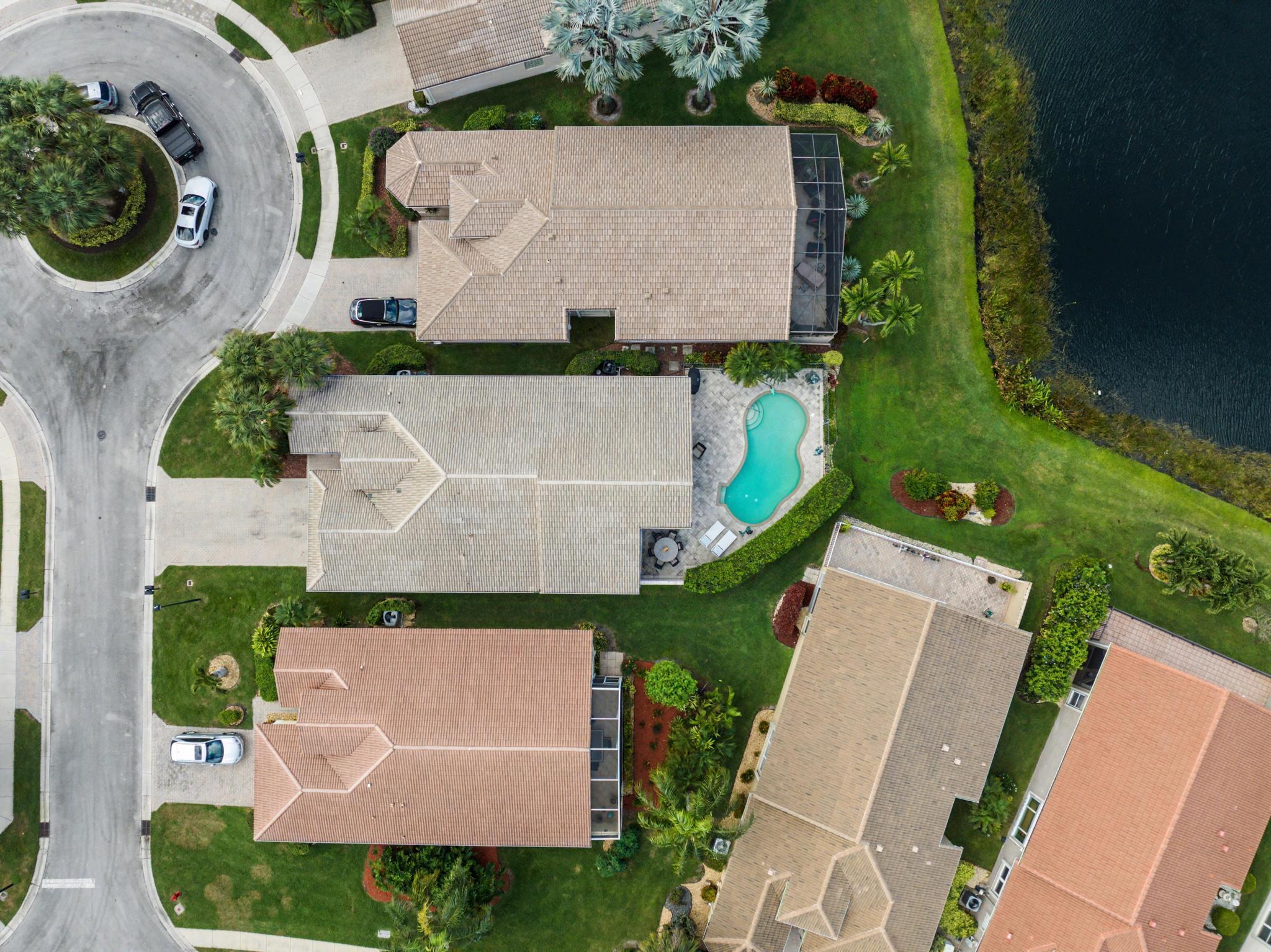 VALENCIA FALLS - Residential