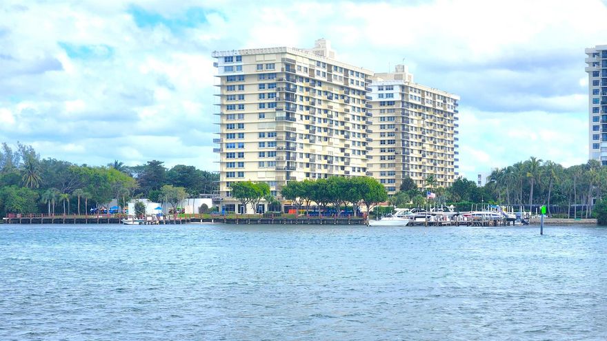 Awesome high floor furnished annual rental with panoramic ocean to intracoastal views from every window. SOuth Exposure, light and bright, private beach access, garage parking, 24 hr security, beautiful pool aread on Lake Wyman, community dock, bbq area, paddle board/kayak storage, clubhouse, fitness, sauna, billiards, library,... all within minutes from downtown and yet, you are surrounded by parks- Gumbo Limbo, Red Reef, OCean Strand and James A Rutherford Park. Superb location, great unit. 2nd bedroom is open to living room and has an accordion door for privacy. Rent includes water, cable and wifi, only pay for electric.