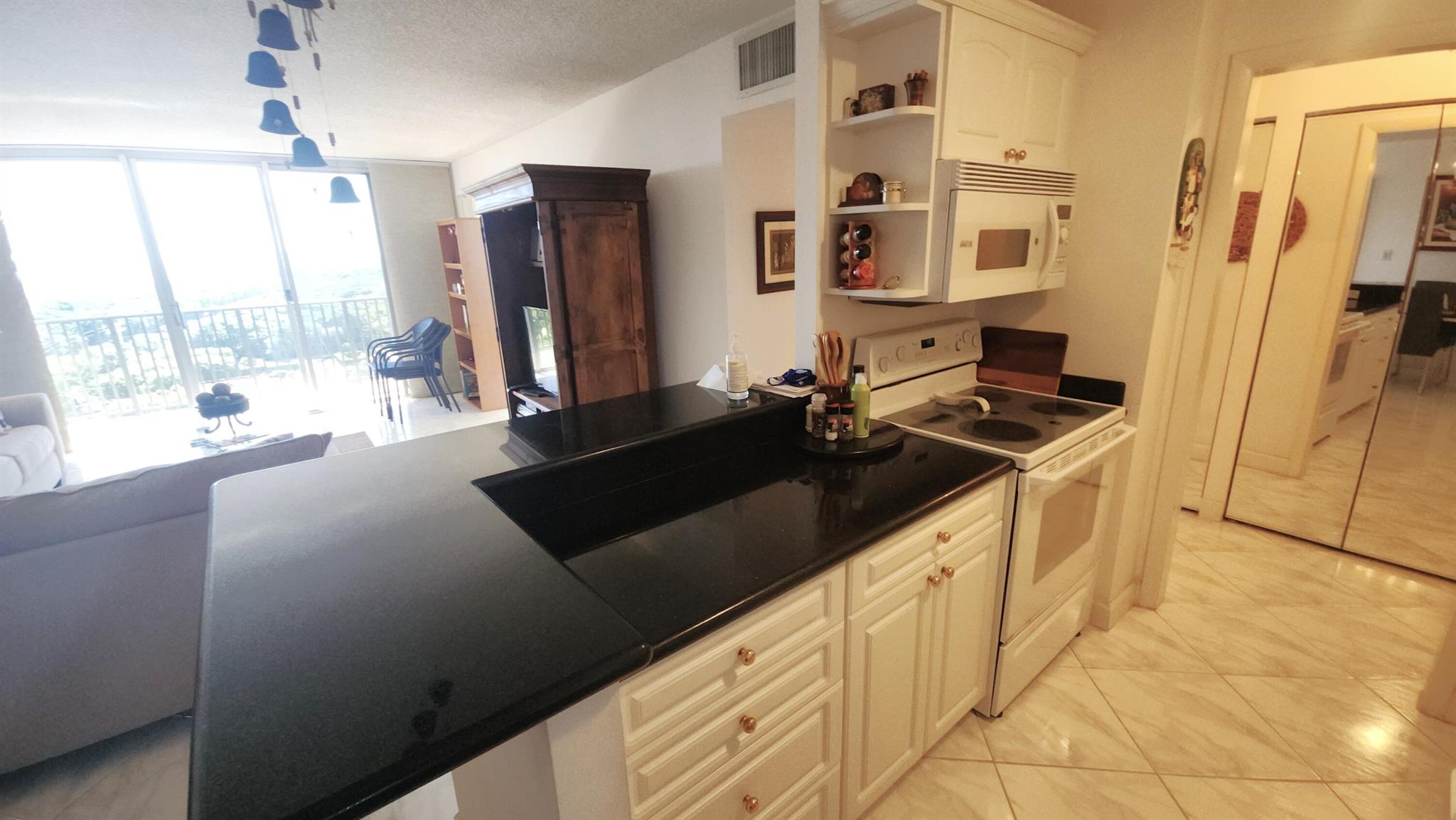 BOCA TOWERS CONDO - Residential Lease
