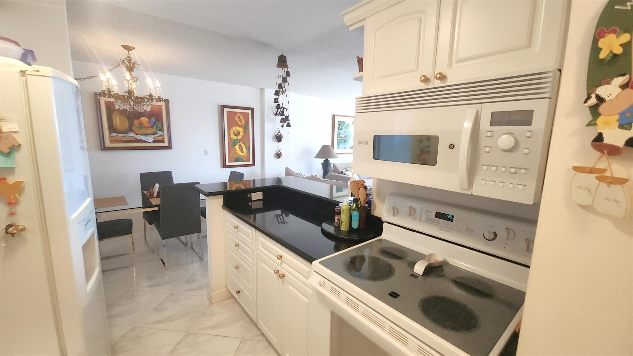 BOCA TOWERS CONDO - Residential Lease