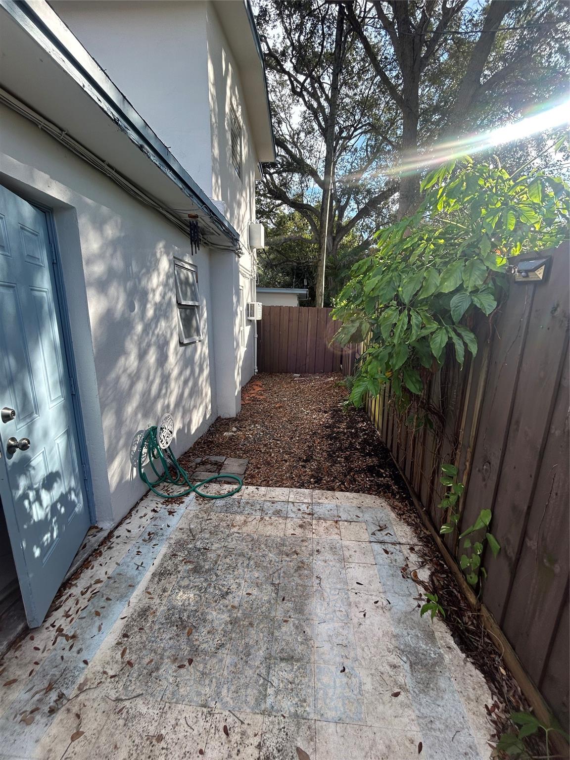 HOLMBERG AND MCKEES SUB - Residential Lease