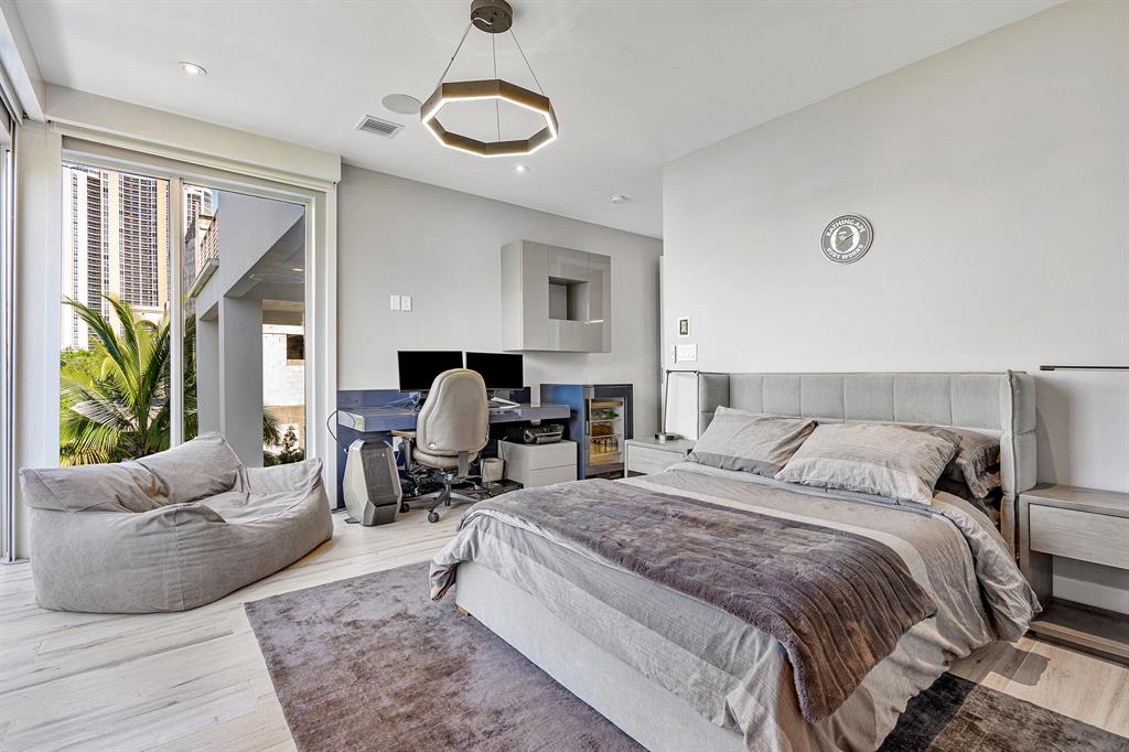 GOLDEN SHORES - Residential