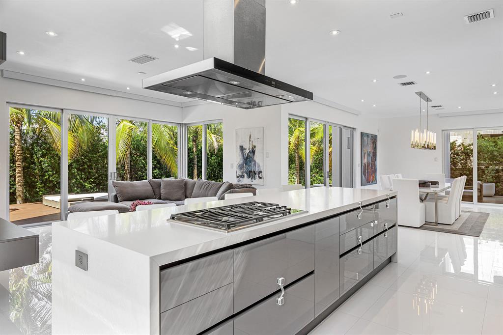 GOLDEN SHORES - Residential