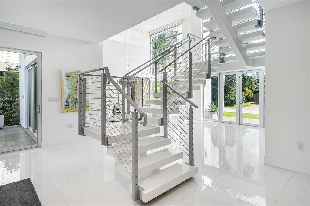 GOLDEN SHORES - Residential