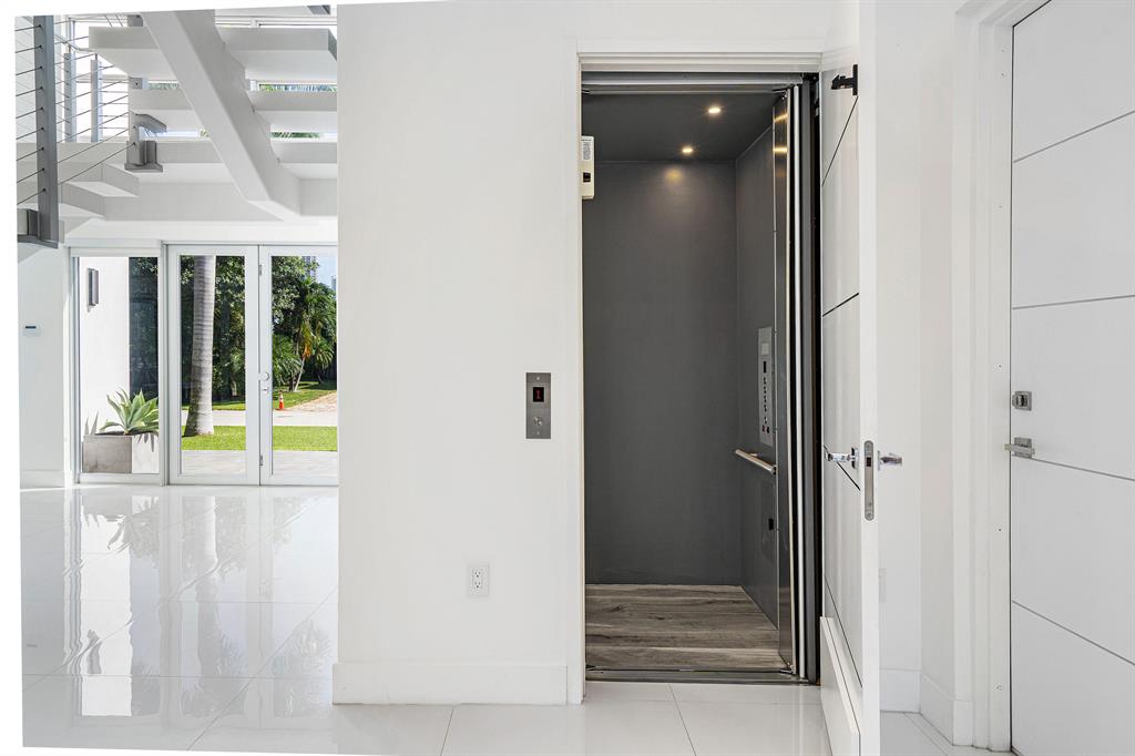 GOLDEN SHORES - Residential